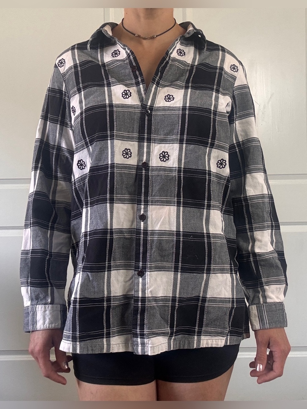 Blair Black White Plaid Embroidered Flower Button Up 100% Cotton Large
